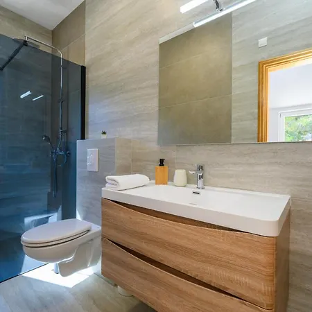 Stunning In With Wifi Blace