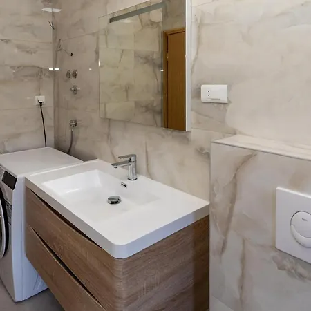 Stunning In With Wifi Blace